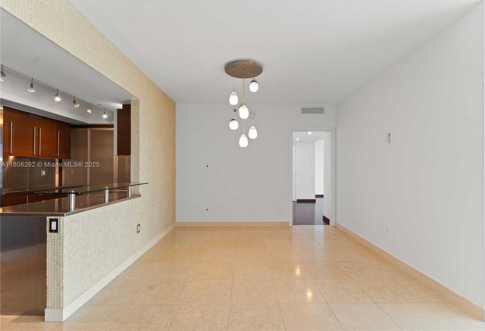 Small Image of 450 Alton Rd, Miami Beach, FL 33139, USA Number 9