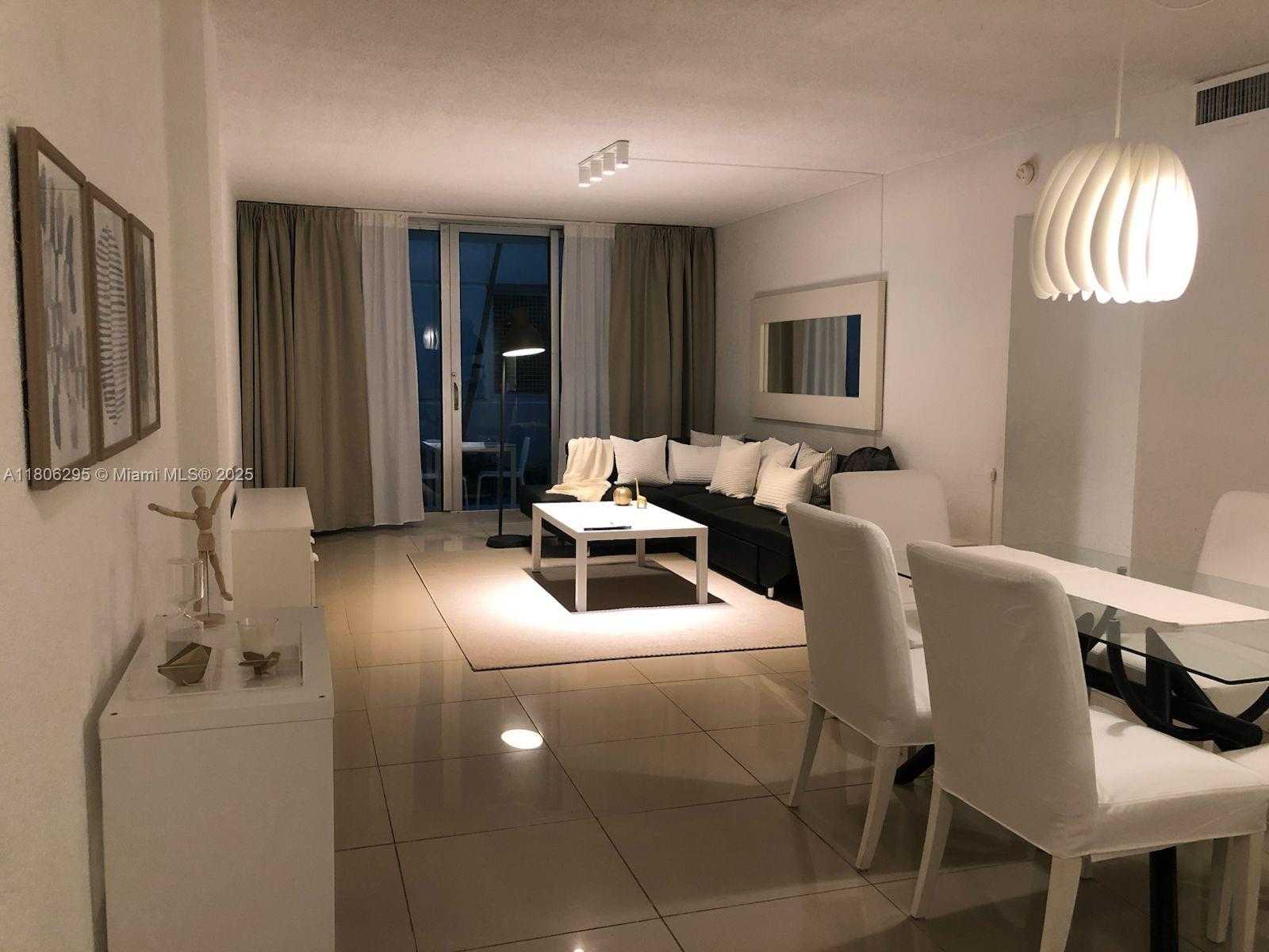 Small Image of 3901 SOUTH OCEAN DR #1B, Hollywood Number 2