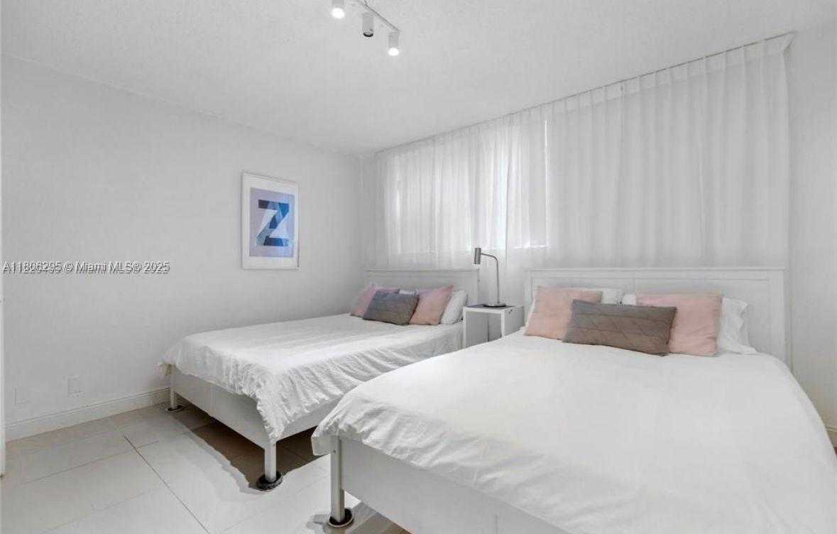 Small Image of 3901 SOUTH OCEAN DR #1B, Hollywood Number 24