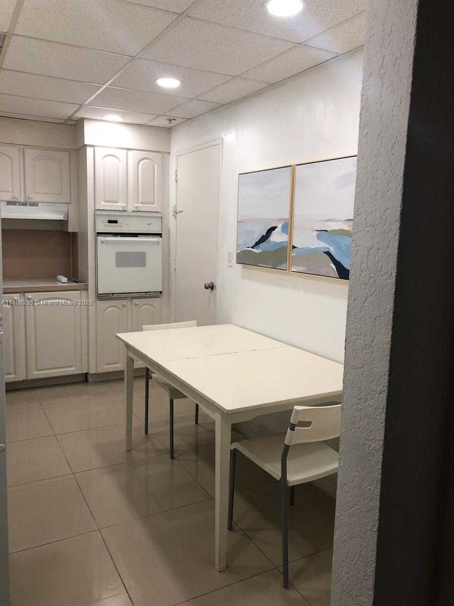 Small Image of 3901 SOUTH OCEAN DR #1B, Hollywood Number 5