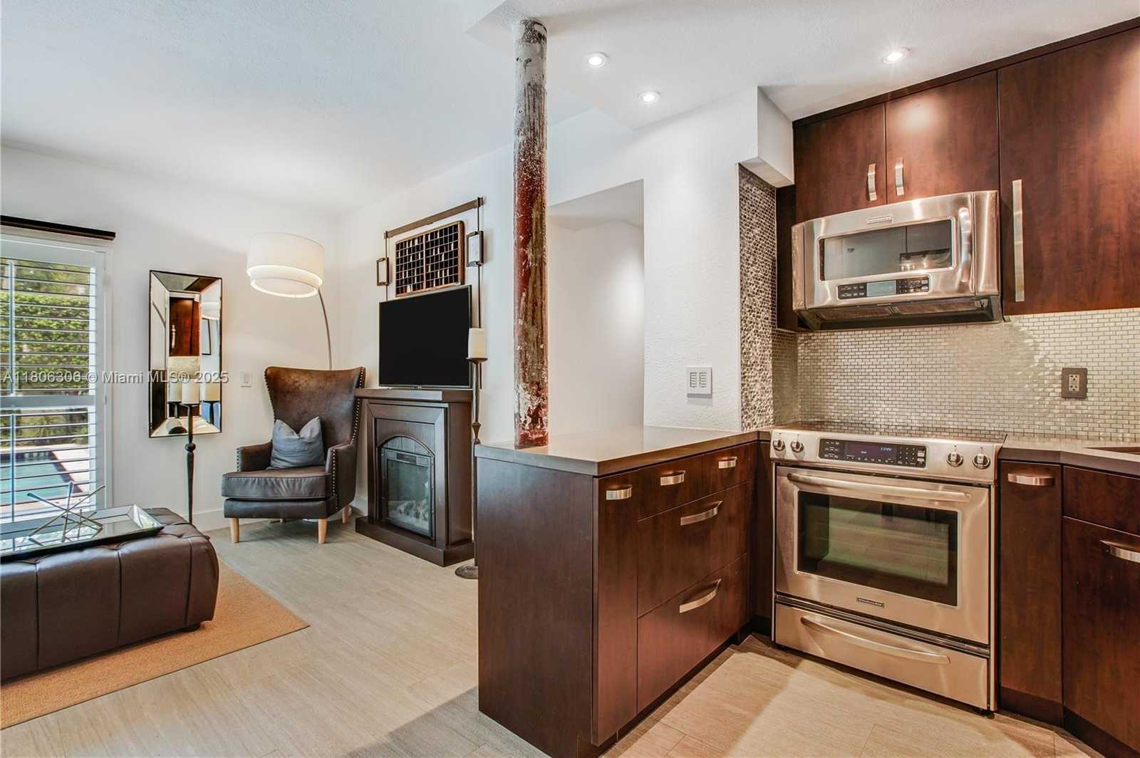 Small Image of 45 ANTILLA AVE #1G, Coral Gables Number 10