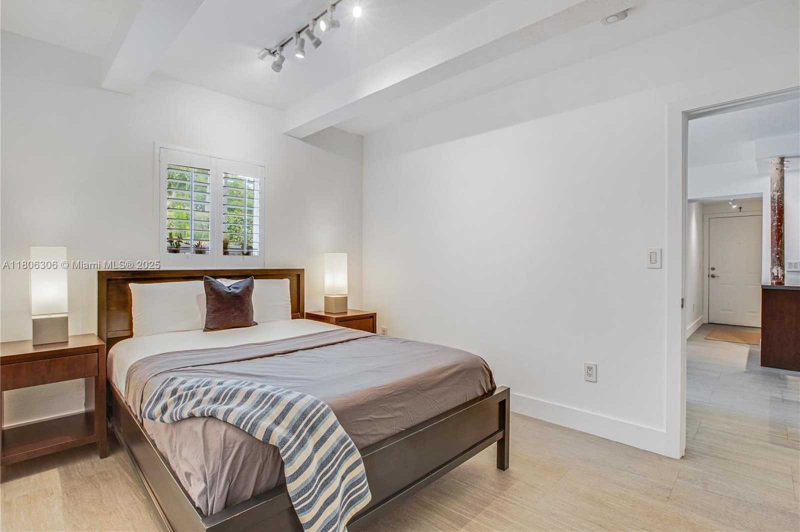 Small Image of 45 ANTILLA AVE #1G, Coral Gables Number 13