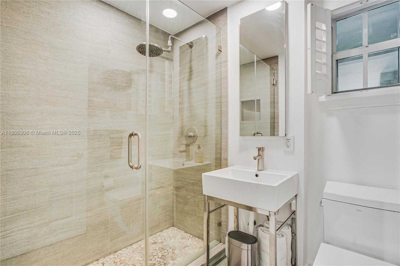 Small Image of 45 ANTILLA AVE #1G, Coral Gables Number 14
