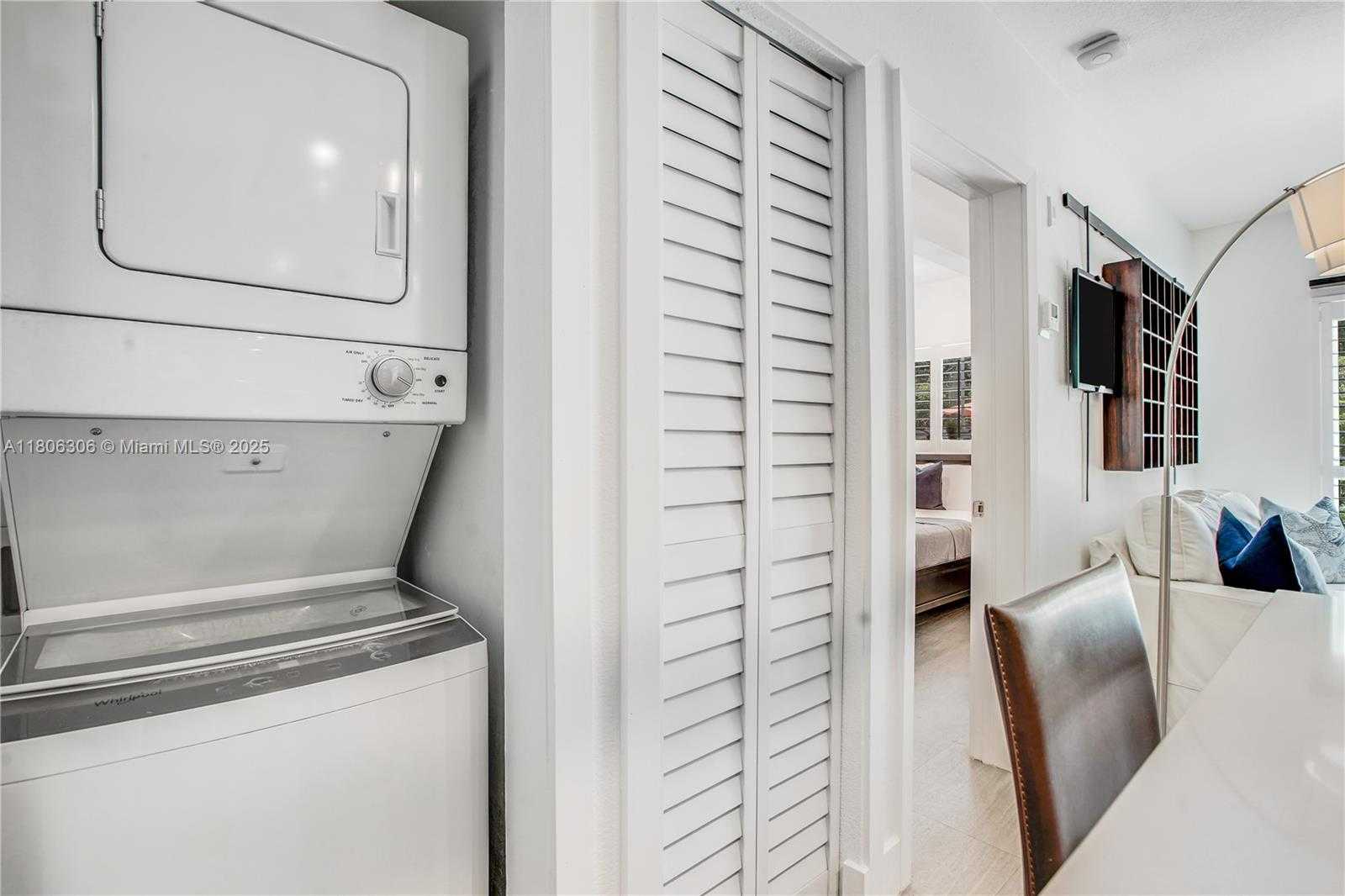 Small Image of 45 ANTILLA AVE #1G, Coral Gables Number 16