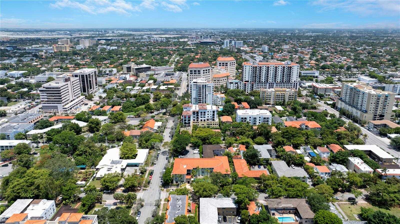Small Image of 45 ANTILLA AVE #1G, Coral Gables Number 19