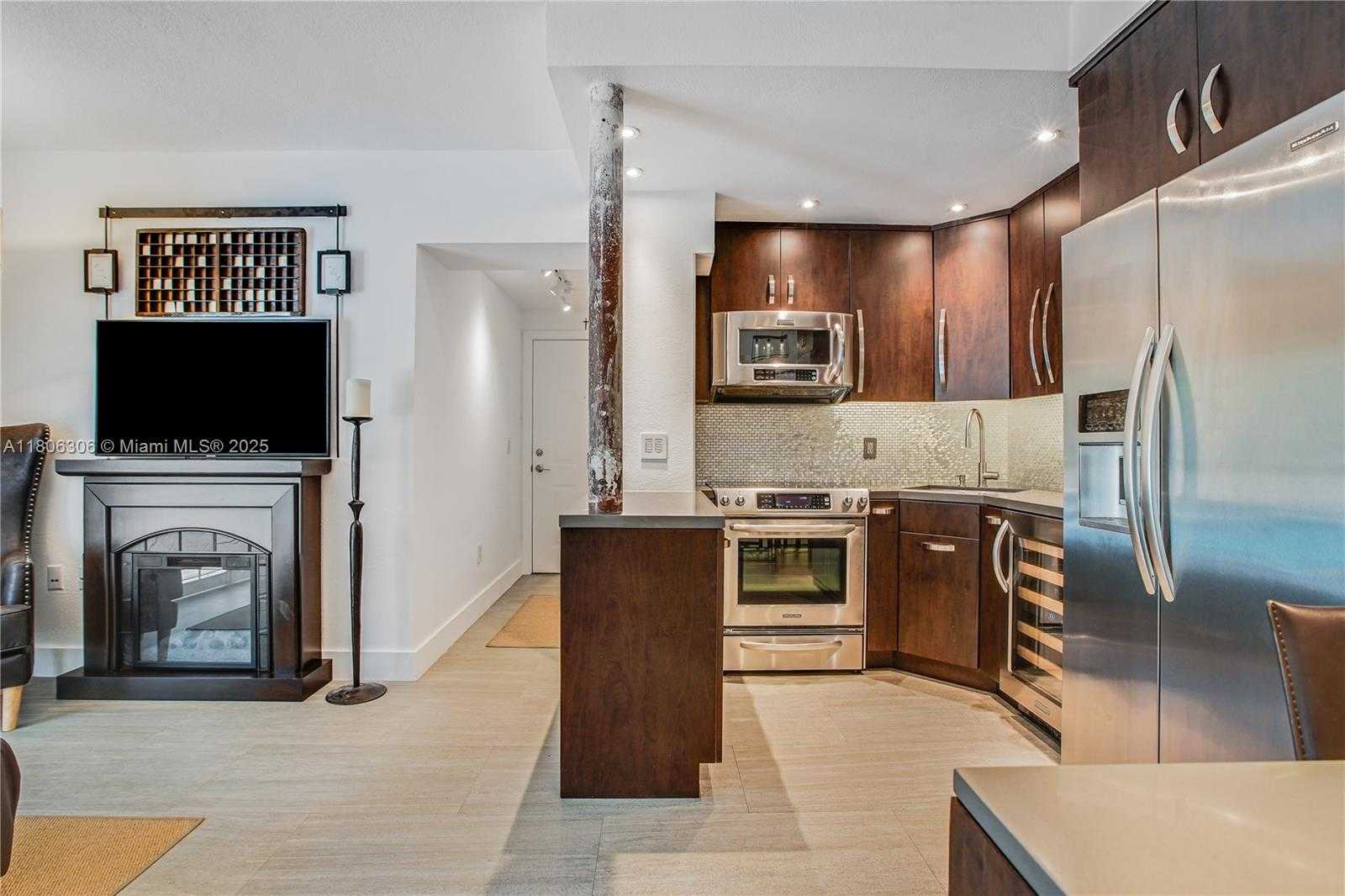Small Image of 45 ANTILLA AVE #1G, Coral Gables Number 9