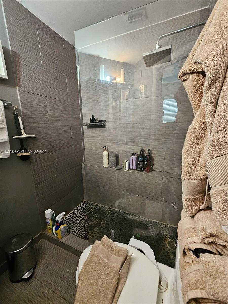 Small Image of 1242 DREXEL AVE #103, Miami Beach Number 10