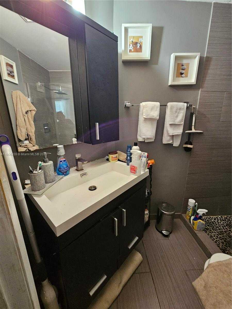 Small Image of 1242 DREXEL AVE #103, Miami Beach Number 11