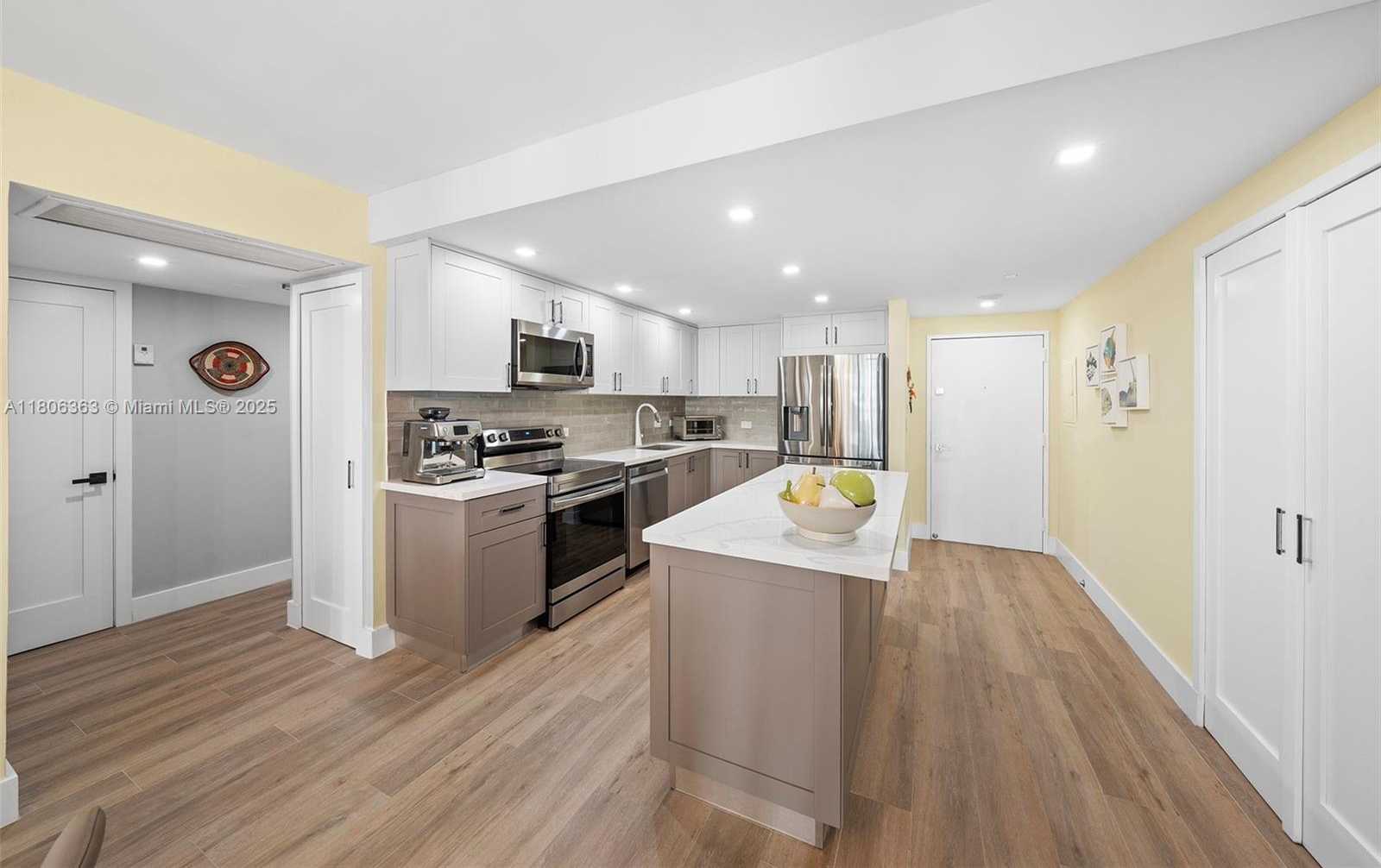 Small Image of 20515 EAST COUNTRY CLUB DR #1248, Aventura Number 8