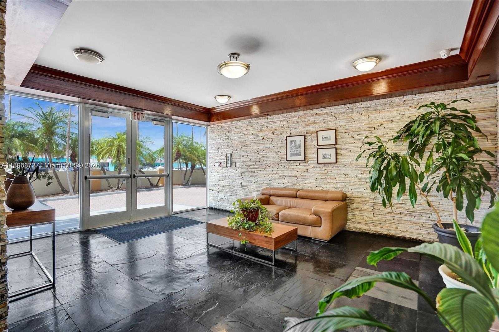 Small Image of 1625 KENNEDY CAUSEWAY #PH106, North Bay Village Number 15