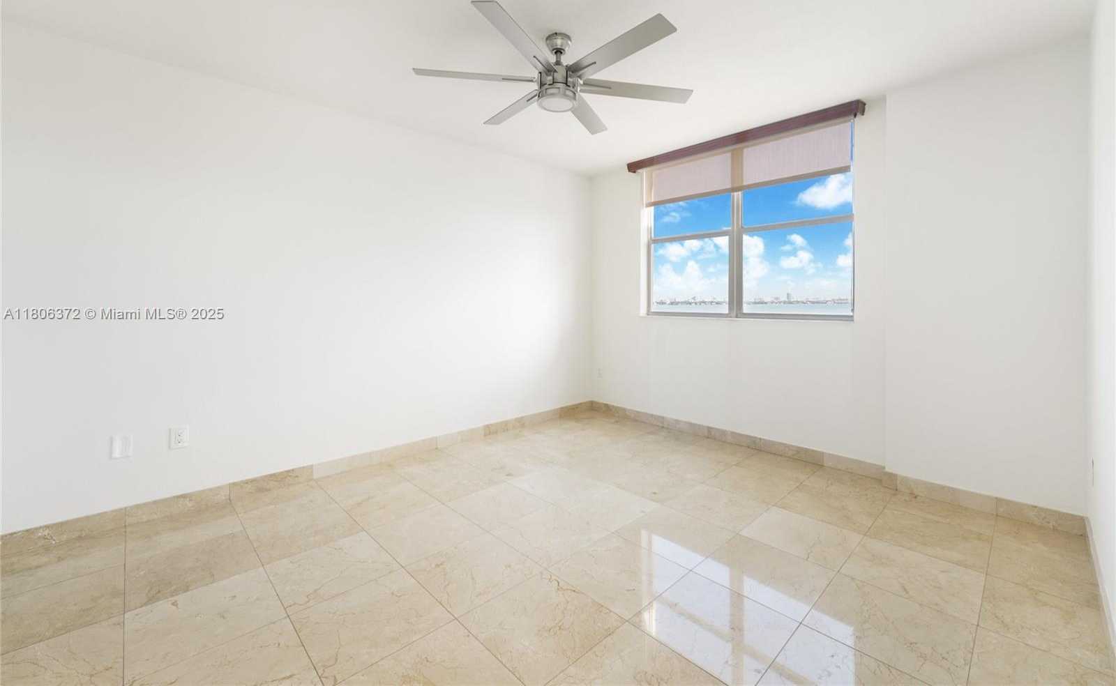 Small Image of 1625 KENNEDY CAUSEWAY #PH106, North Bay Village Number 9