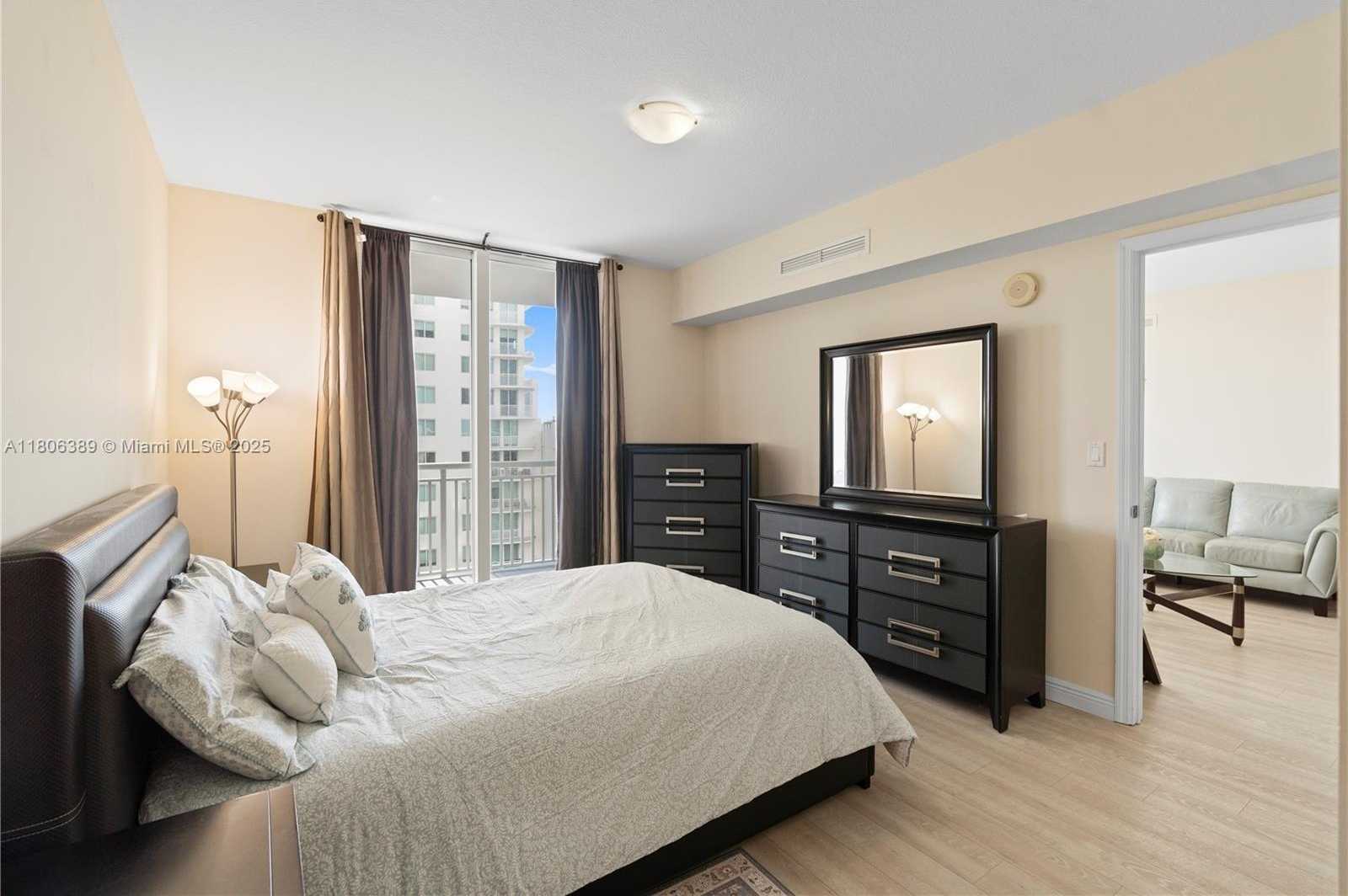 Small Image of 1745 EAST HALLANDALE BEACH BLVD #705W, Hallandale Beach Number 17