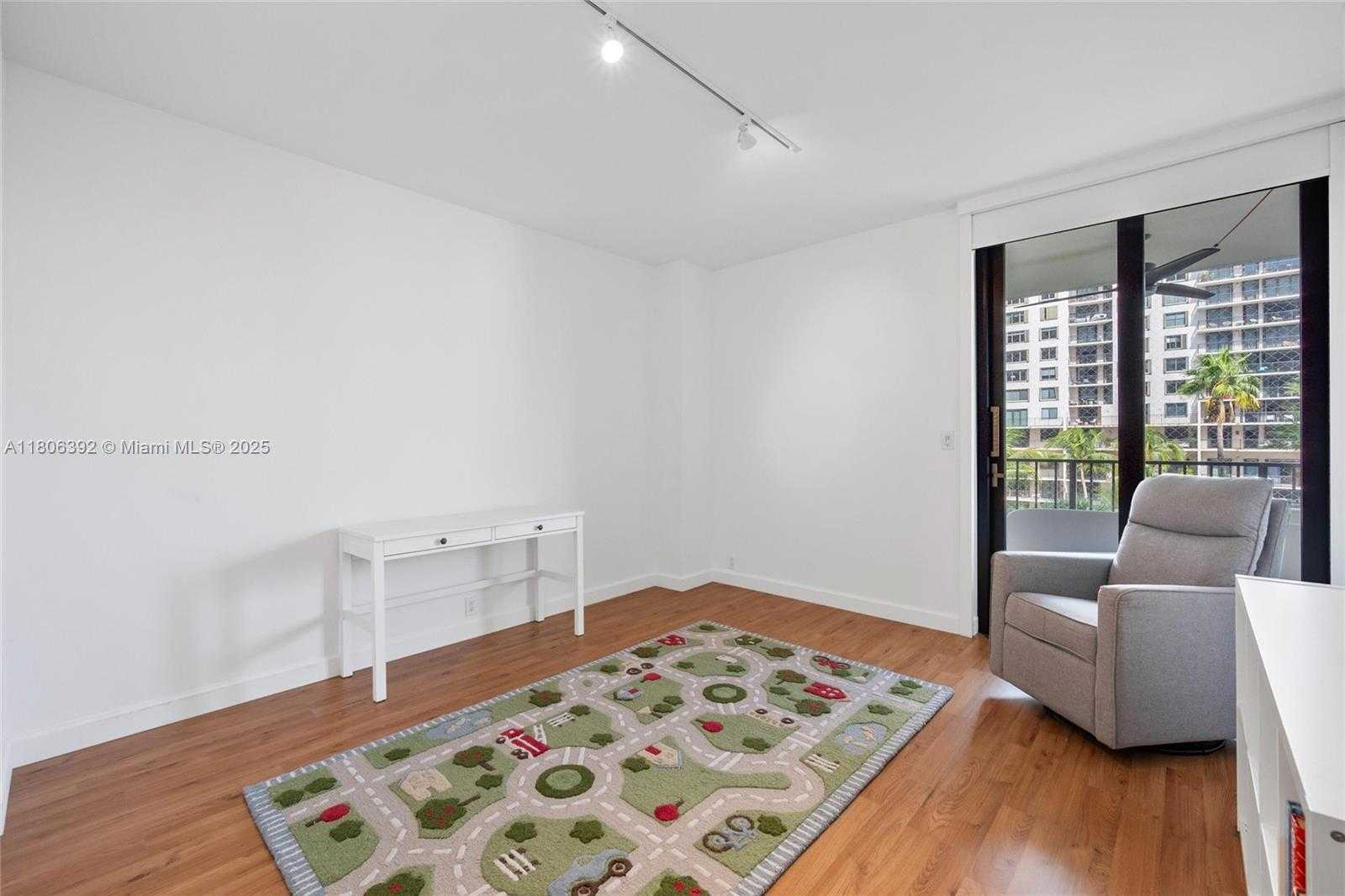 Small Image of 520 BRICKELL KEY DR #A604, Miami Number 20