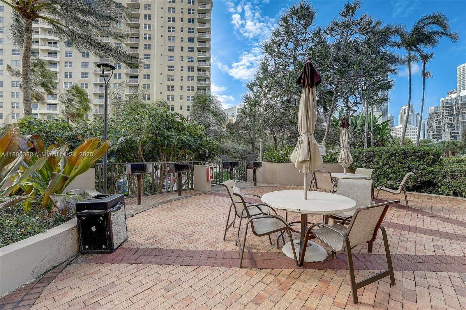 Small Image of 520 BRICKELL KEY DR #A604, Miami Number 28