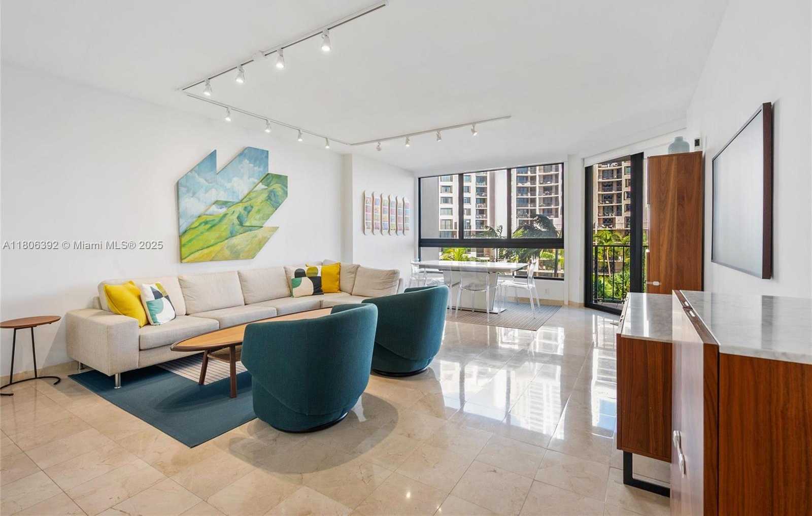 Small Image of 520 BRICKELL KEY DR #A604, Miami Number 4