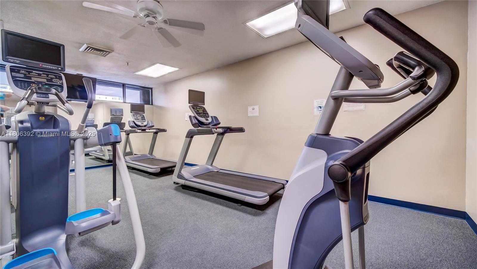 Small Image of 520 BRICKELL KEY DR #A604, Miami Number 40