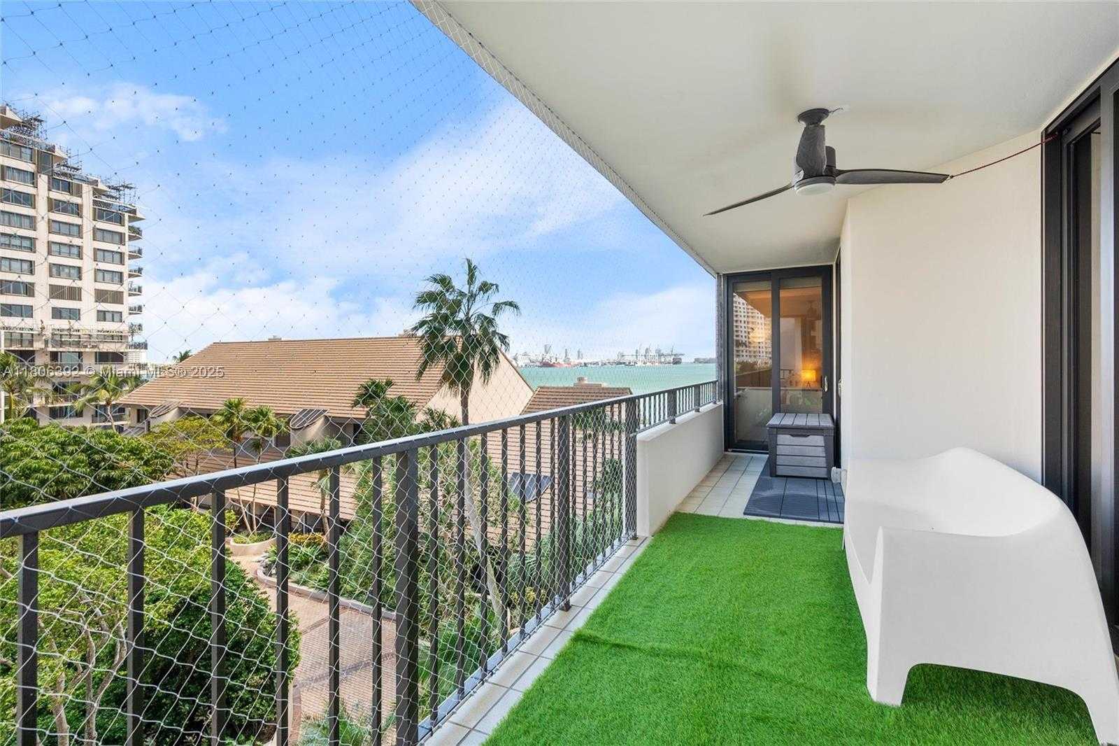 Small Image of 520 BRICKELL KEY DR #A604, Miami Number 6