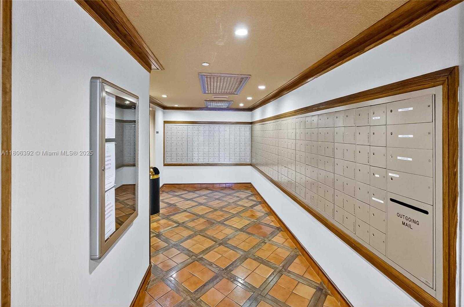 Small Image of 520 BRICKELL KEY DR #A604, Miami Number 67