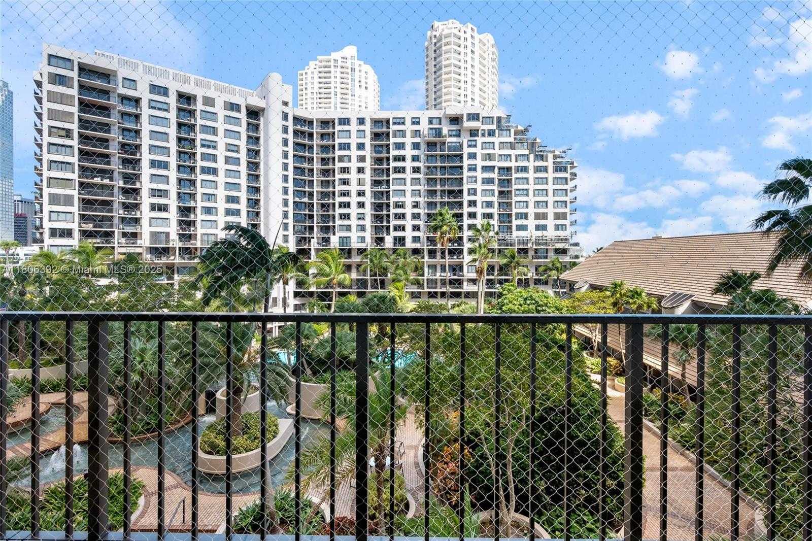 Small Image of 520 BRICKELL KEY DR #A604, Miami Number 7