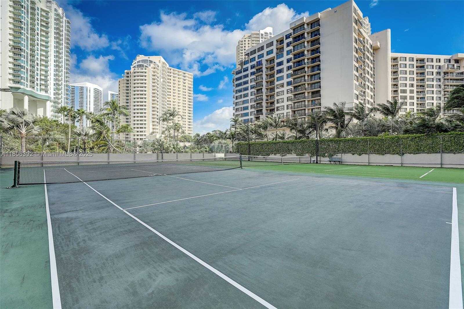 Small Image of 520 BRICKELL KEY DR #A604, Miami Number 8