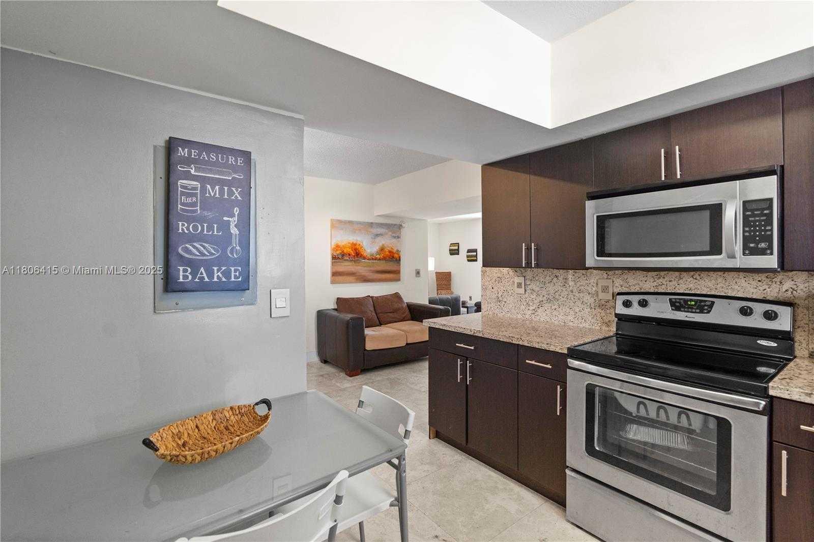 Small Image of 18181 NORTH EAST 31ST CT #PH07, Aventura Number 10