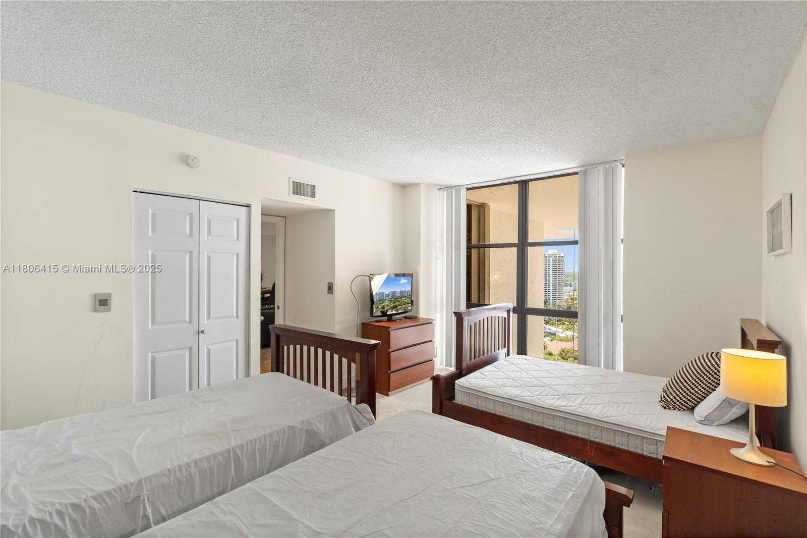 Small Image of 18181 NORTH EAST 31ST CT #PH07, Aventura Number 16