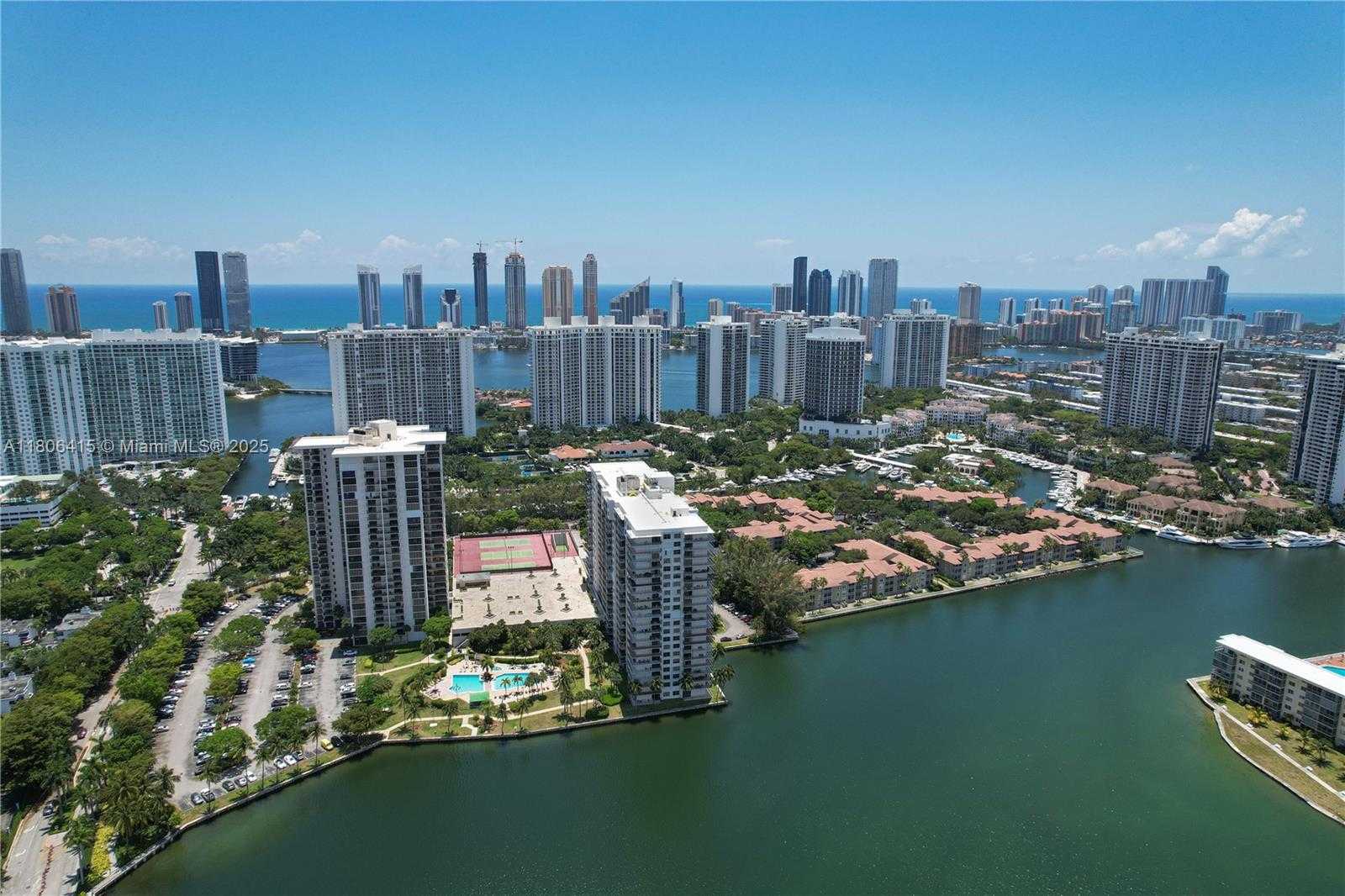 Small Image of 18181 NORTH EAST 31ST CT #PH07, Aventura Number 23