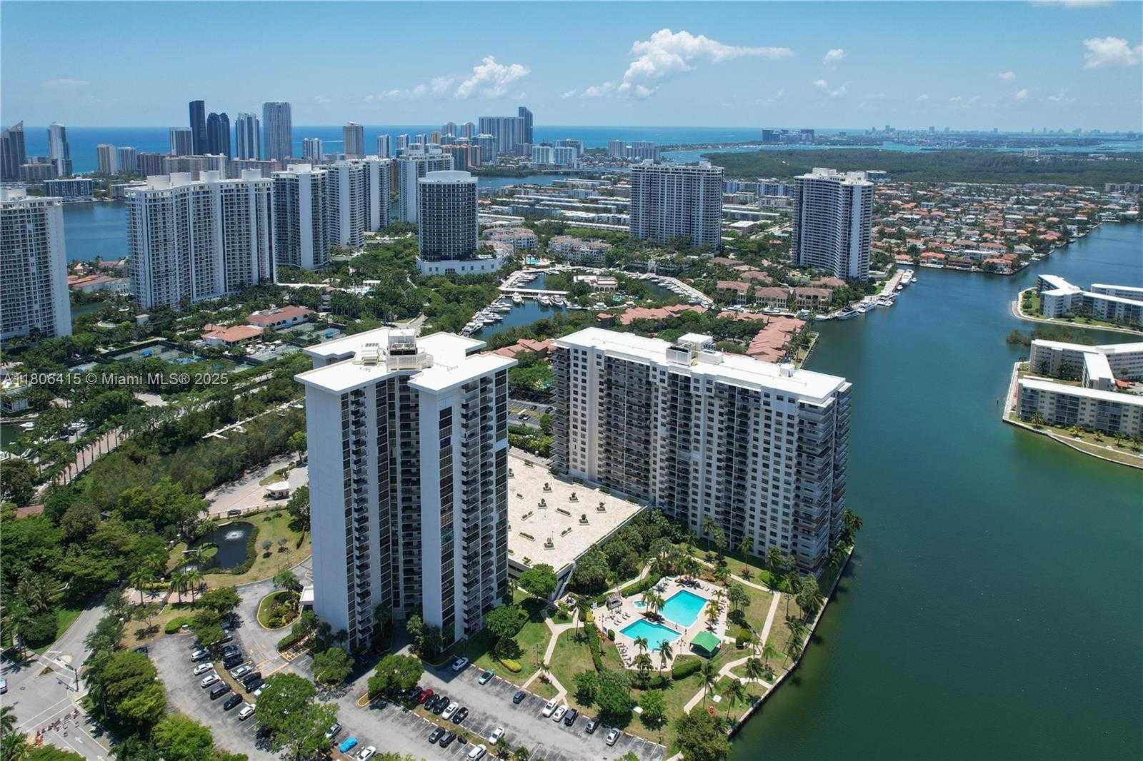 Small Image of 18181 NORTH EAST 31ST CT #PH07, Aventura Number 24