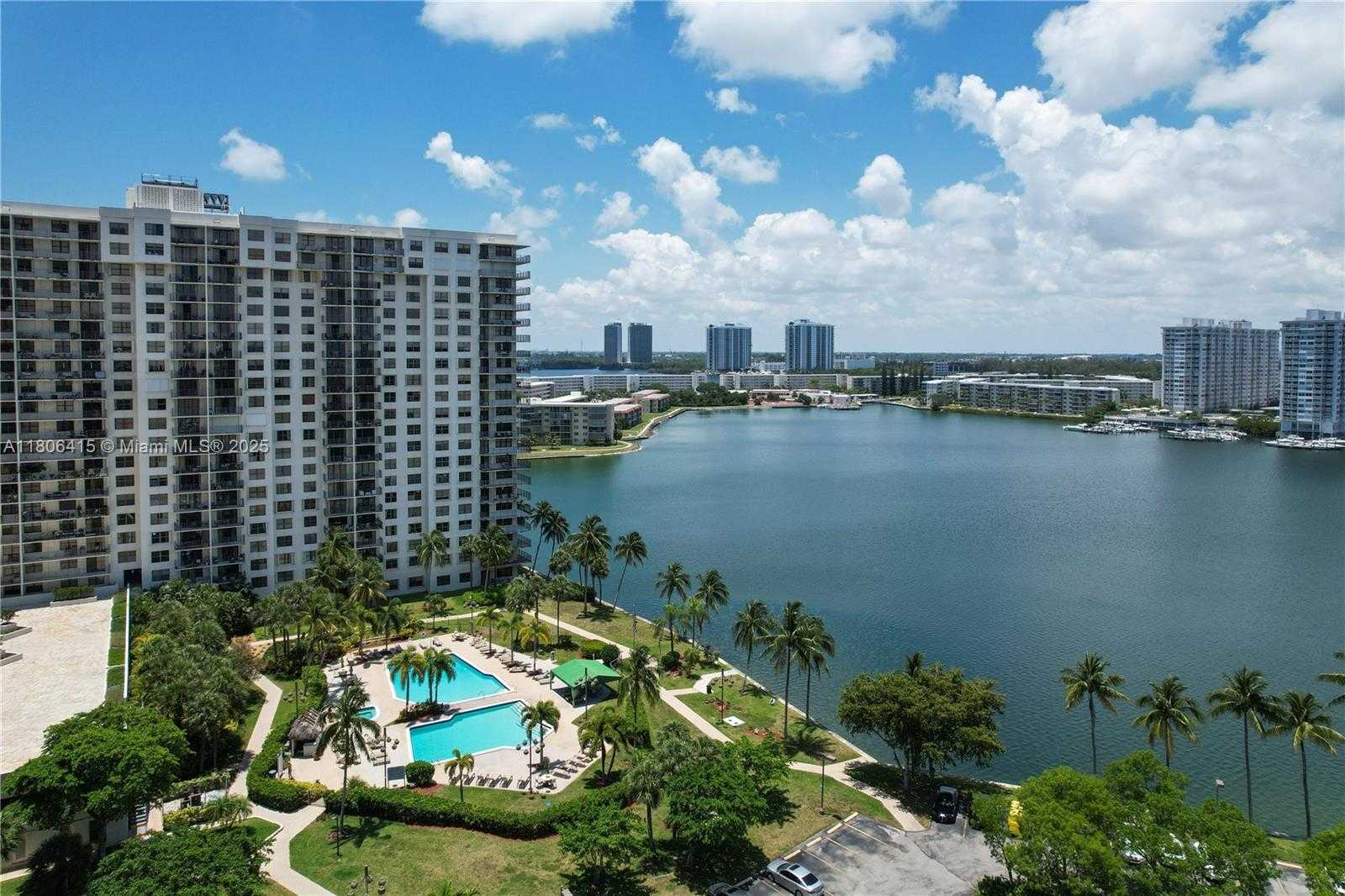Small Image of 18181 NORTH EAST 31ST CT #PH07, Aventura Number 26