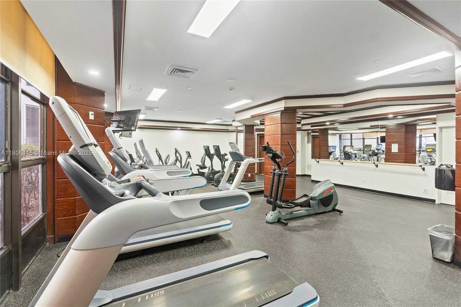 Small Image of 18181 NORTH EAST 31ST CT #PH07, Aventura Number 31