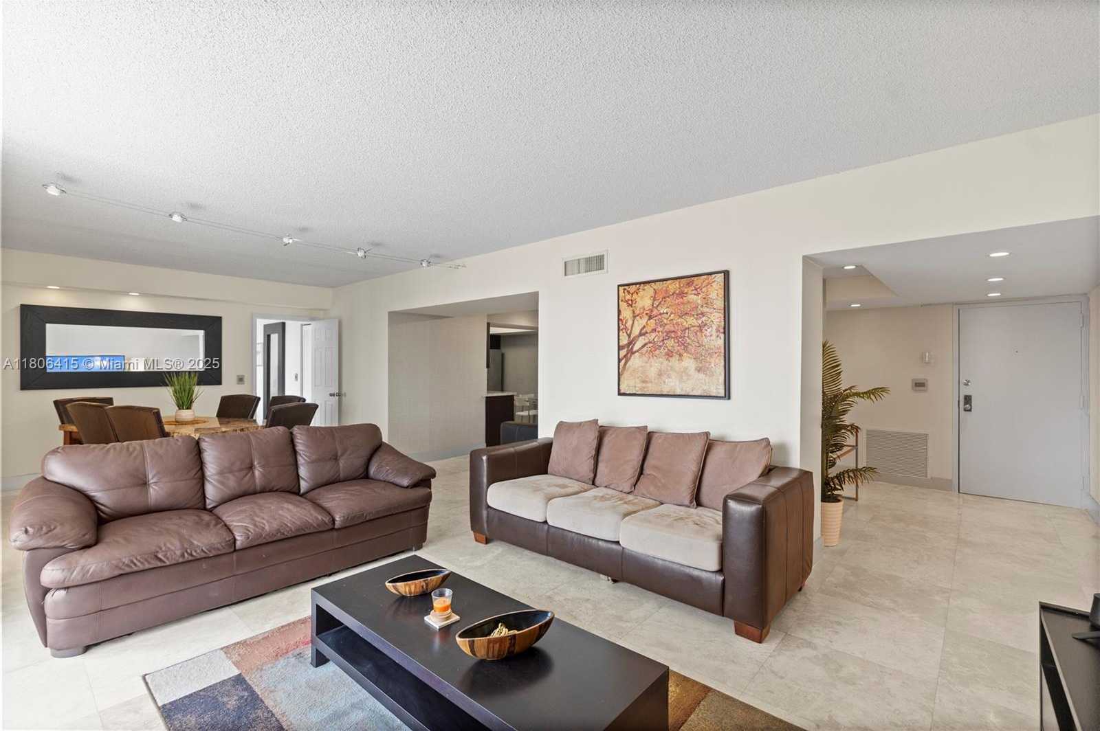 Small Image of 18181 NORTH EAST 31ST CT #PH07, Aventura Number 4