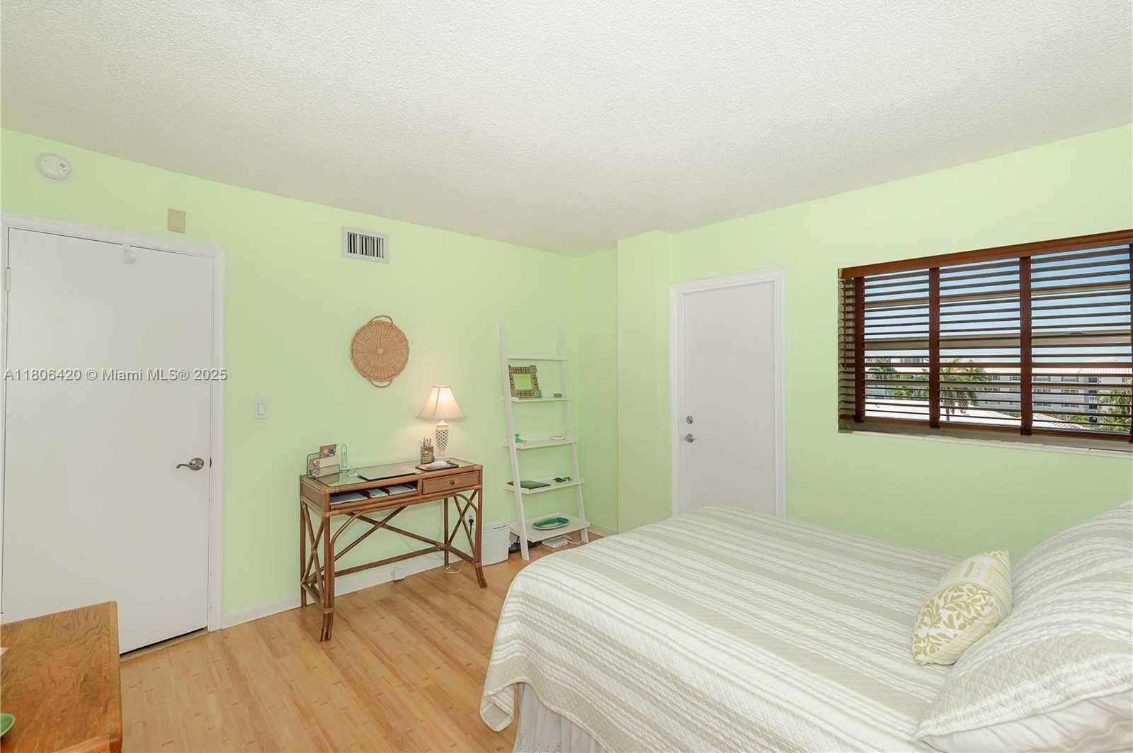Small Image of 3051 NORTH EAST 48TH ST #604, Fort Lauderdale Number 26
