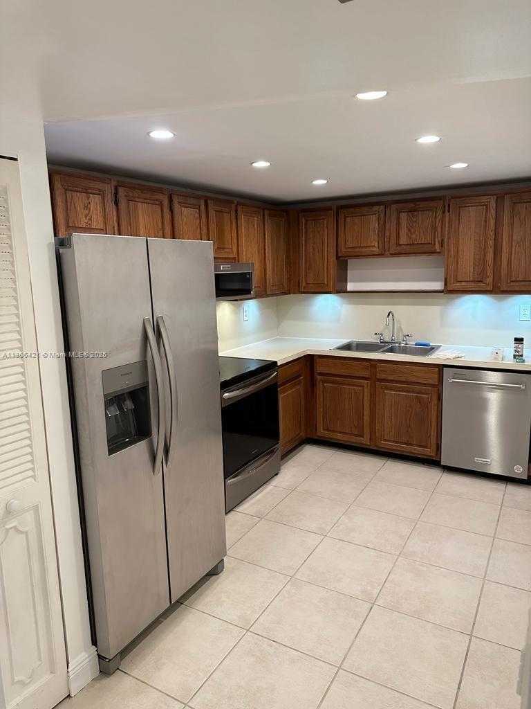 Small Image of 1621 COLLINS AVE #505, Miami Beach Number 10