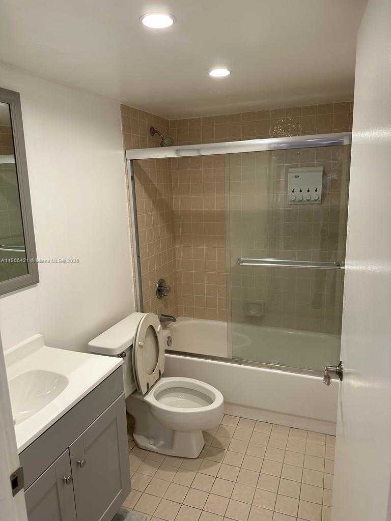 Small Image of 1621 COLLINS AVE #505, Miami Beach Number 13