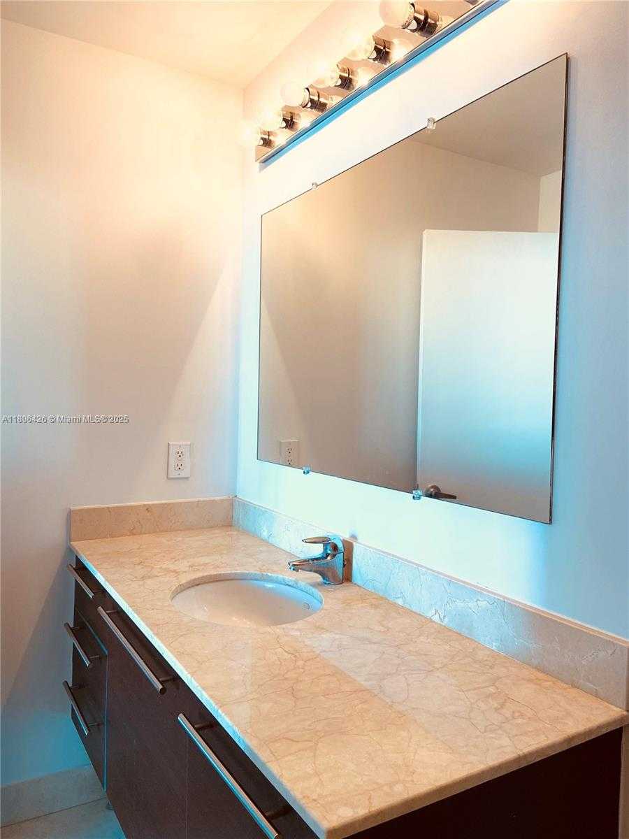 Small Image of 1900 NORTH BAYSHORE DR #4708, Miami Number 18