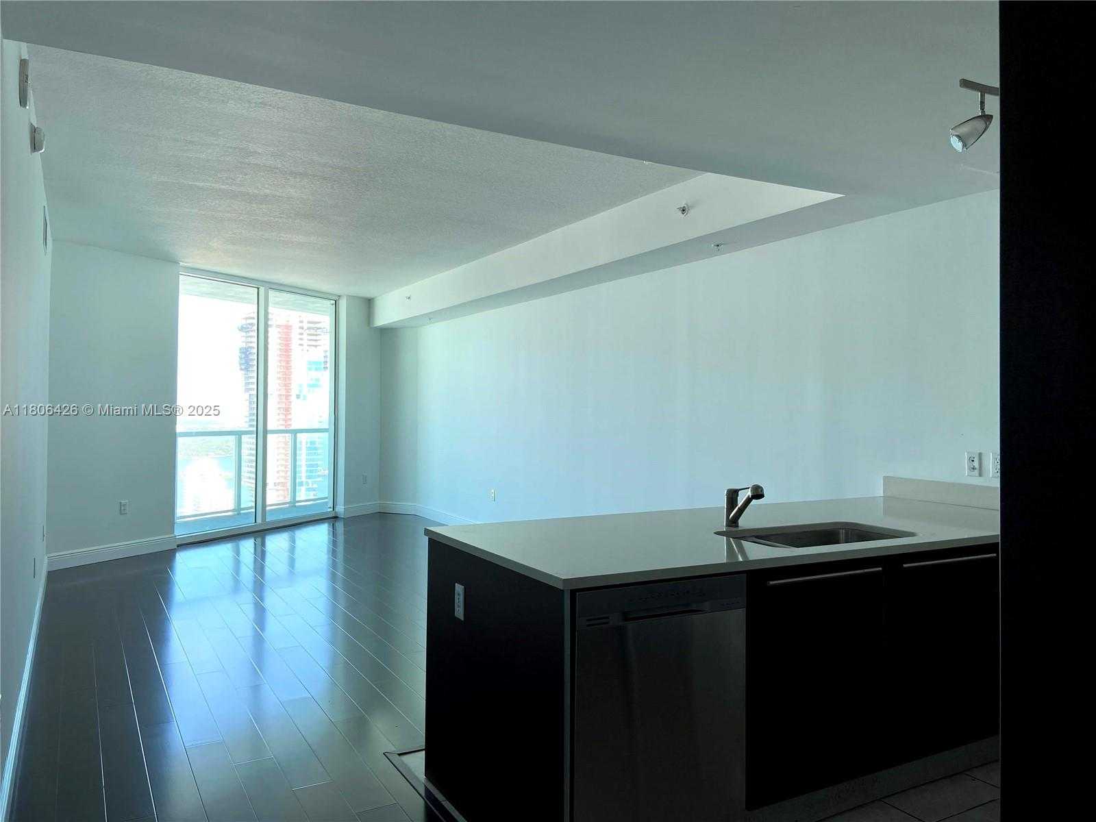 Small Image of 1900 NORTH BAYSHORE DR #4708, Miami Number 3