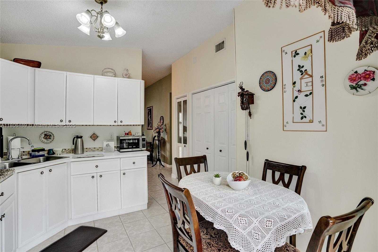 Small Image of 7001 WEST 35TH AVE #215, Hialeah Number 13