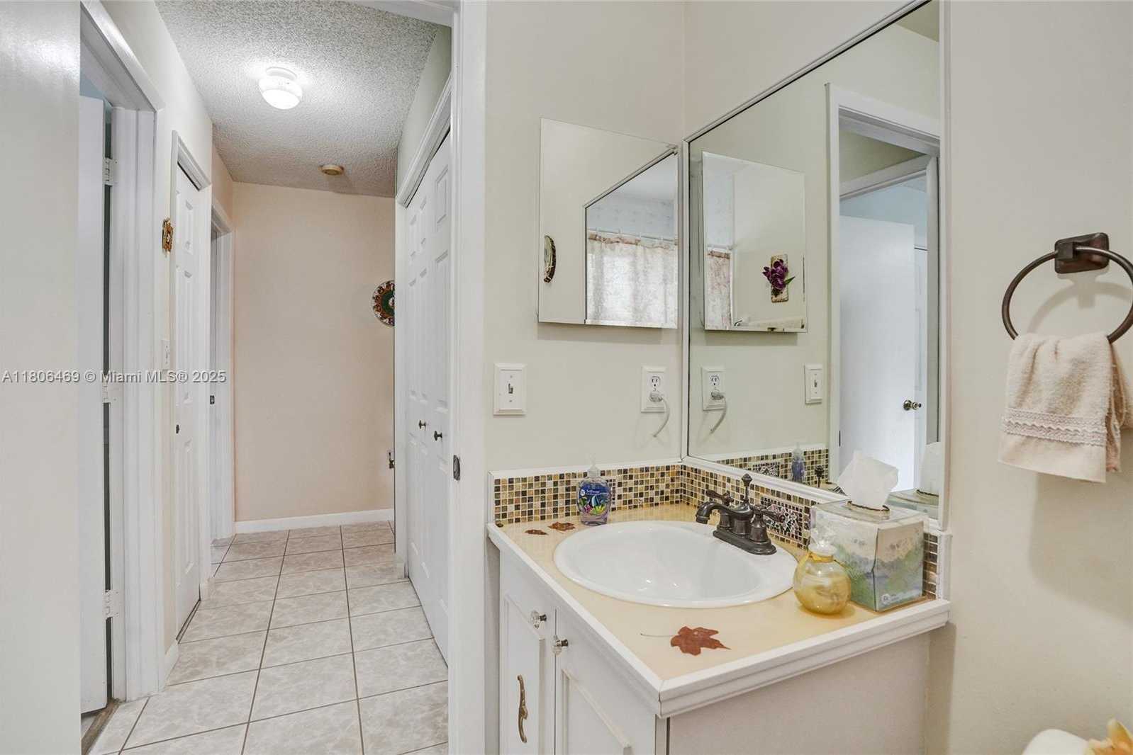 Small Image of 7001 WEST 35TH AVE #215, Hialeah Number 17