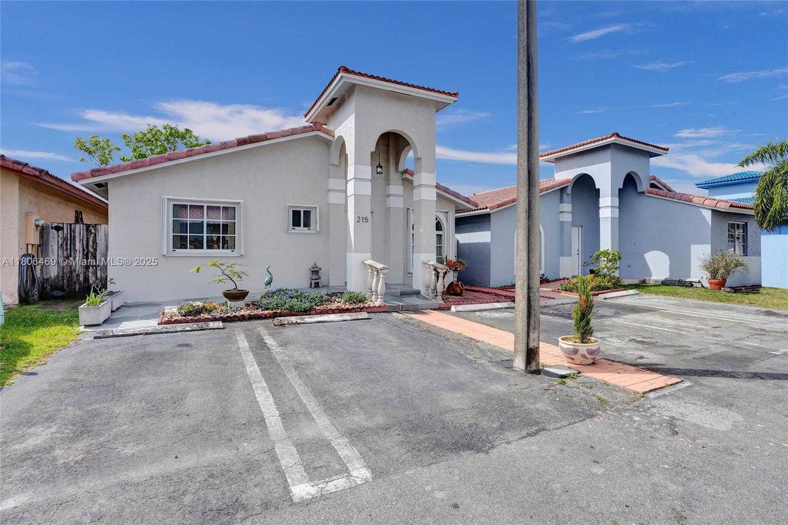 Small Image of 7001 WEST 35TH AVE #215, Hialeah Number 2