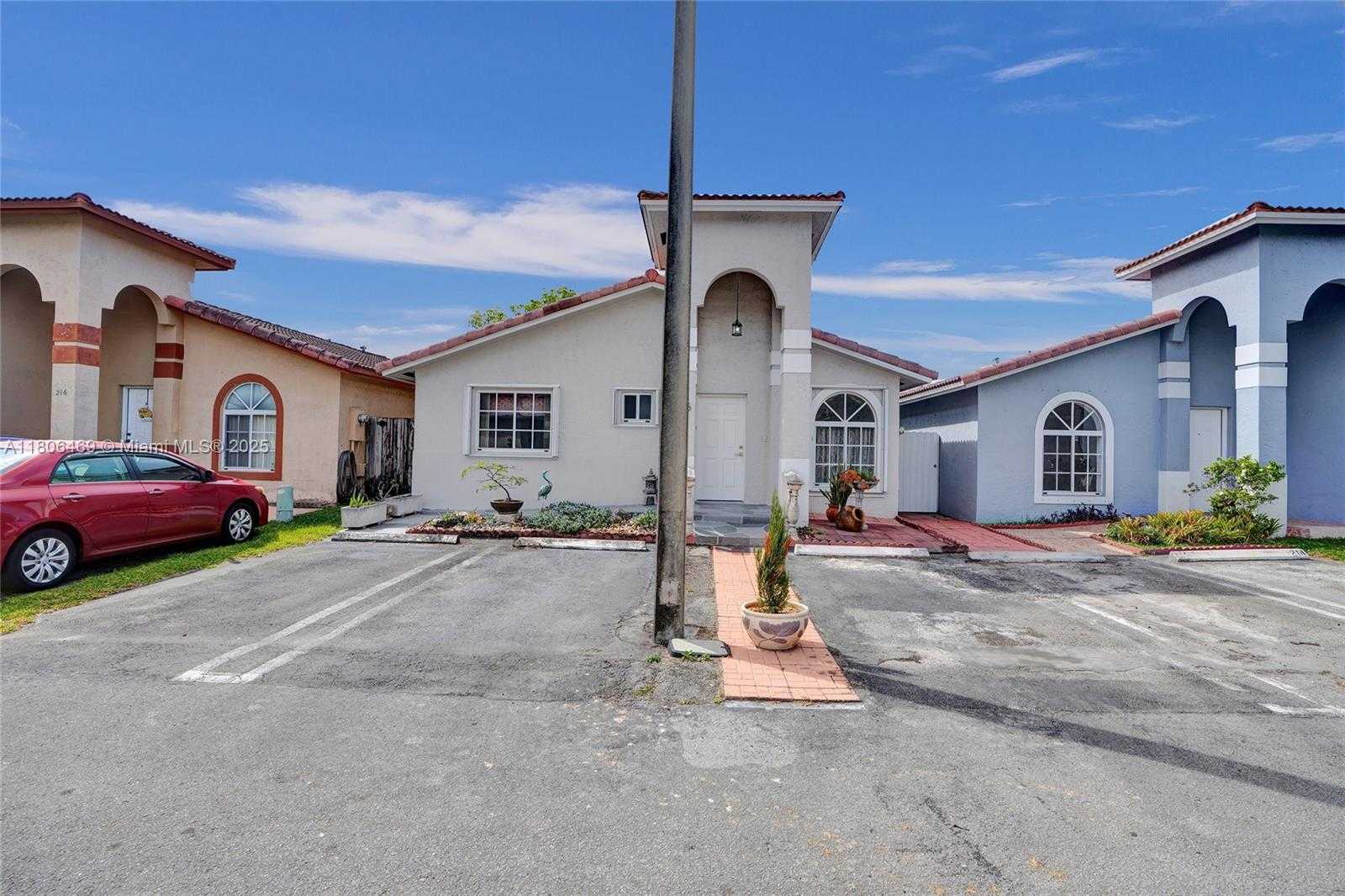Small Image of 7001 WEST 35TH AVE #215, Hialeah Number 3