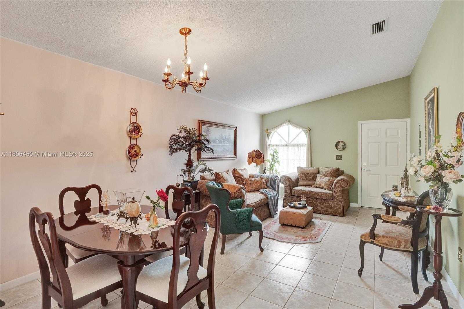 Small Image of 7001 WEST 35TH AVE #215, Hialeah Number 9