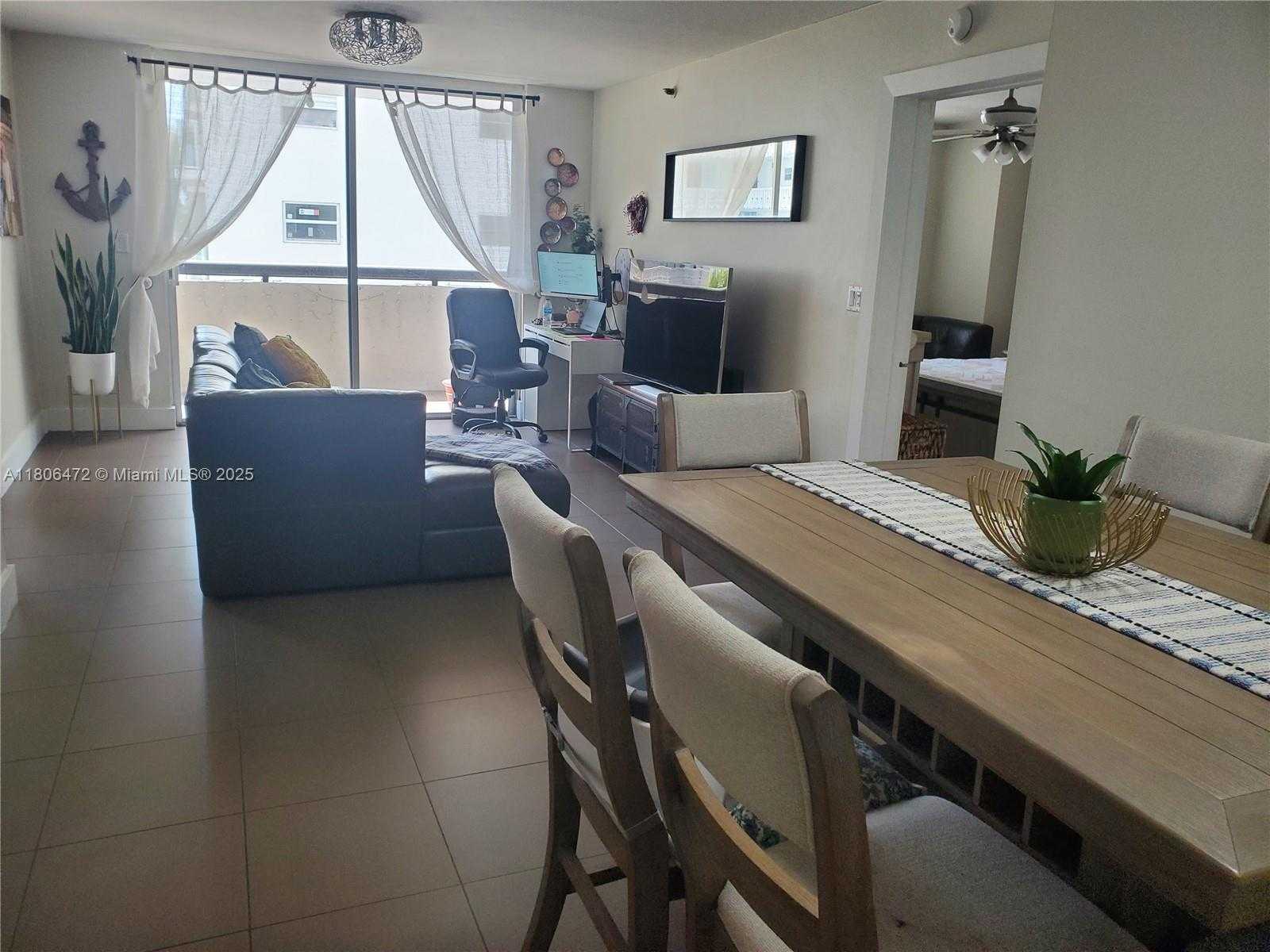 Small Image of 1775 WASHINGTON AVE #4A, Miami Beach Number 2