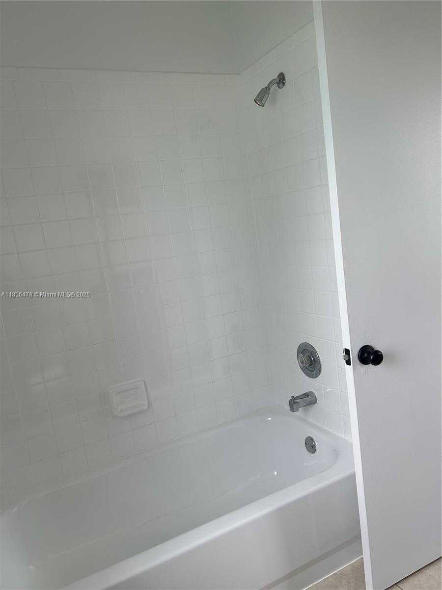 Small Image of 17479 SOUTH WEST 140TH CT, Miami Number 11