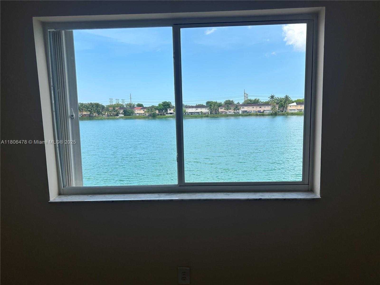 Small Image of 17479 SOUTH WEST 140TH CT, Miami Number 14