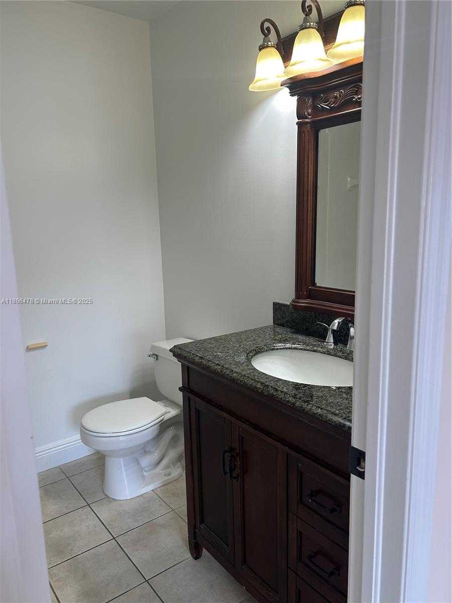 Small Image of 17479 SOUTH WEST 140TH CT, Miami Number 15