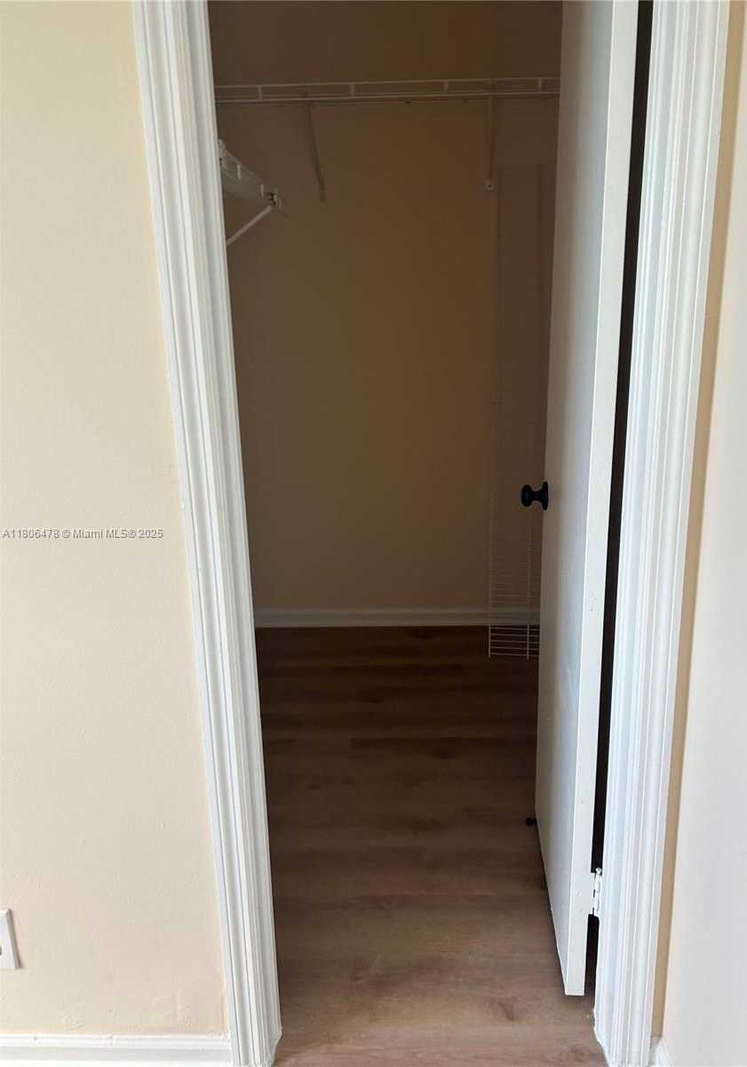 Small Image of 17479 SOUTH WEST 140TH CT, Miami Number 6