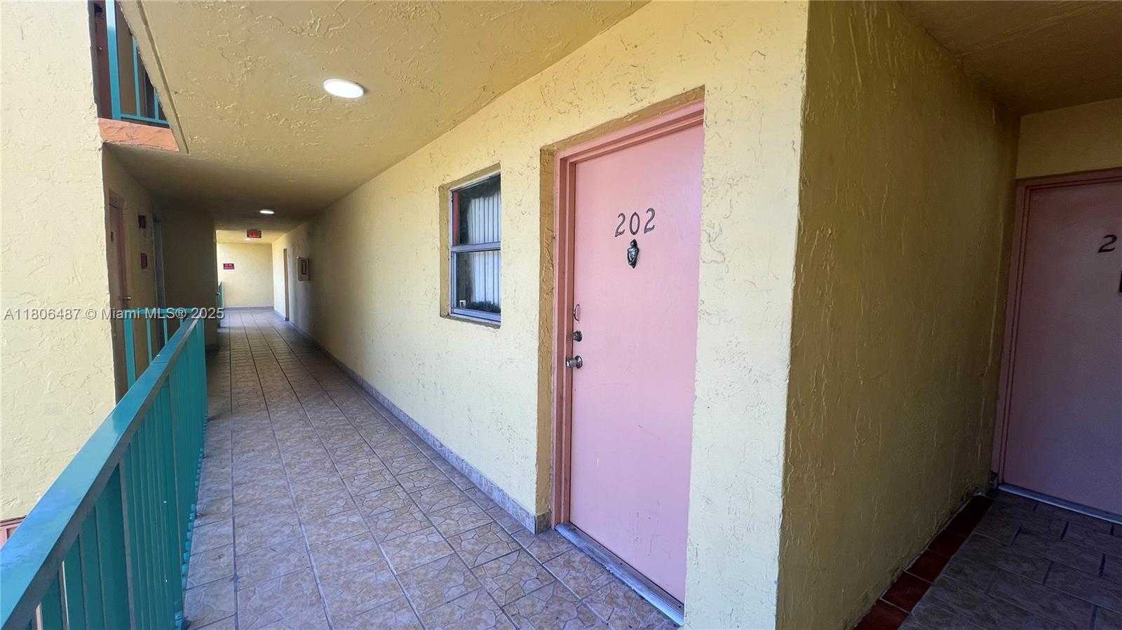 Small Image of 606 W 81st St, Hialeah, FL 33014, USA Number 11