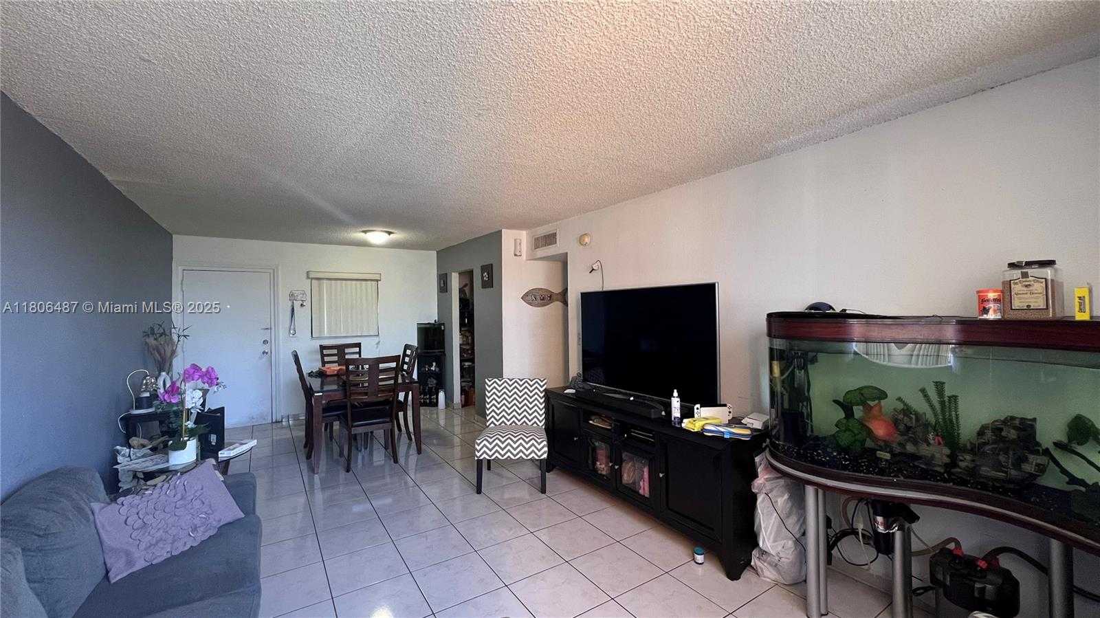 Small Image of 606 W 81st St, Hialeah, FL 33014, USA Number 7