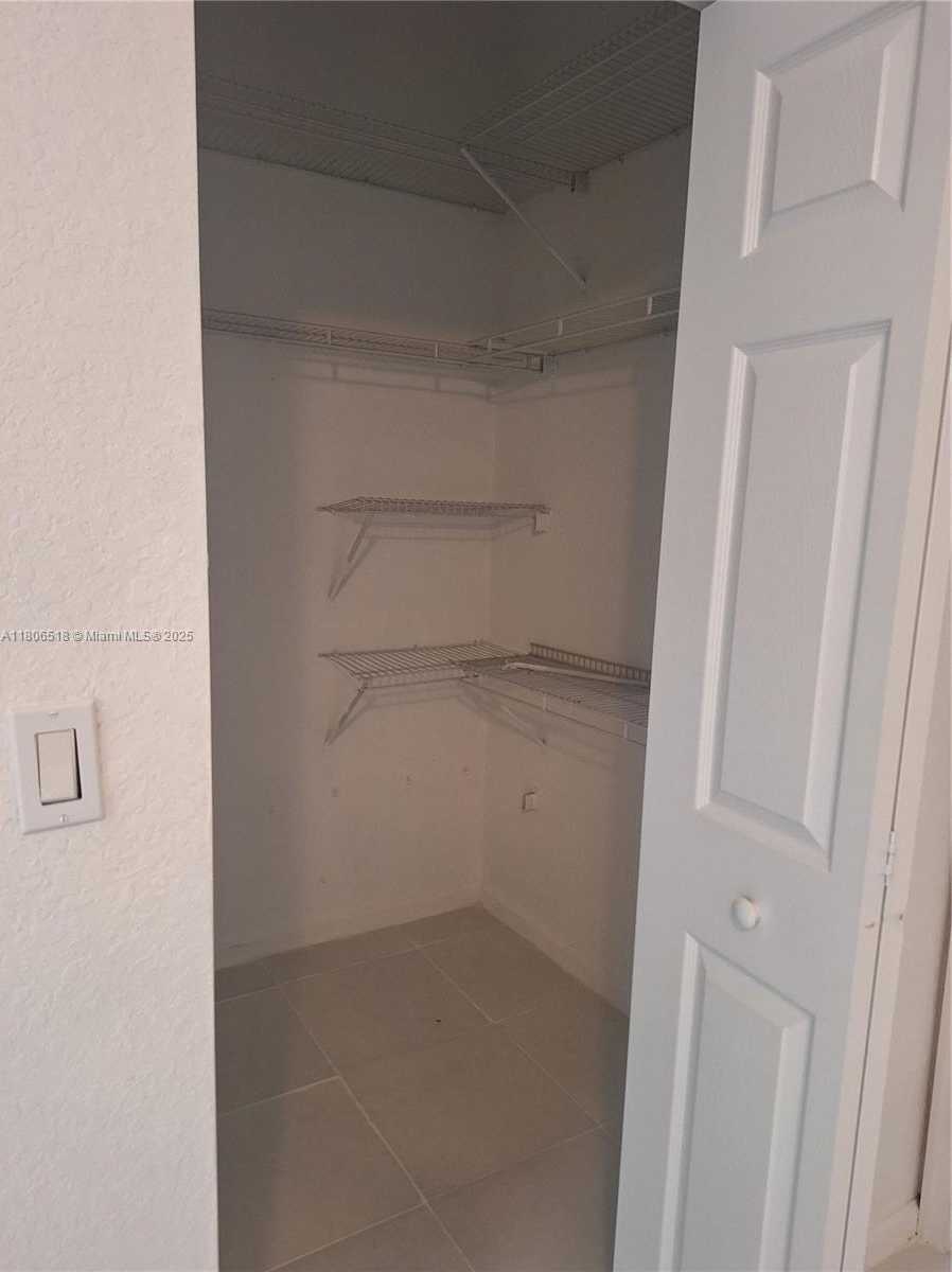 Small Image of 6621 WINFIELD BLVD #1, Margate Number 12