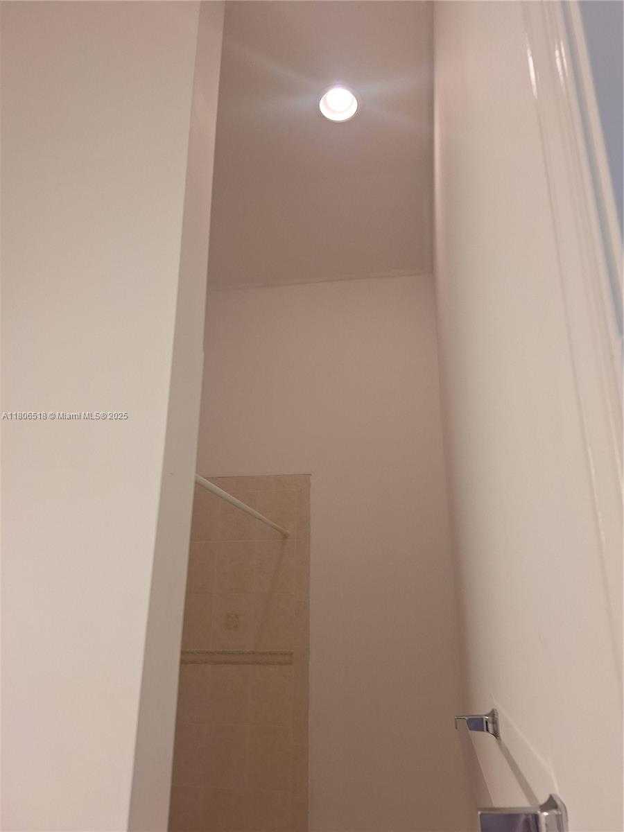 Small Image of 6621 WINFIELD BLVD #1, Margate Number 29